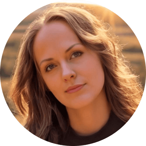 Psychic Lyndy ✨ Life Transitions, Astrology, & Reiki Expert ✨